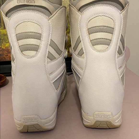 Burton White Snowboard Boots with Gray Highlights, good condition. - Picture 5 of 9